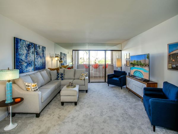 Palm Springs Home 984256