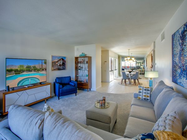 Palm Springs Home 984256