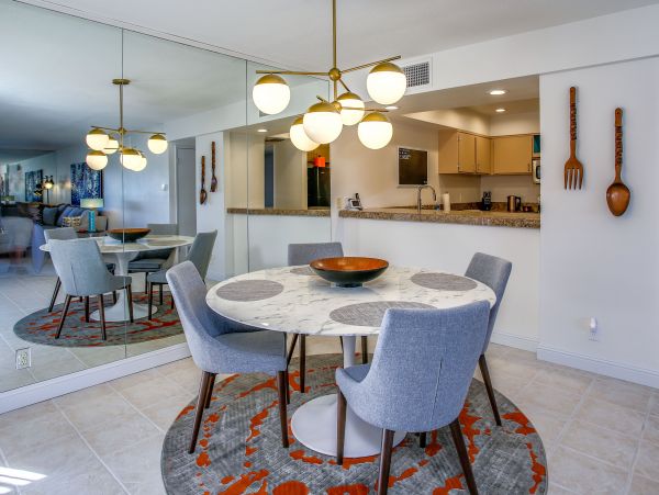 Palm Springs Home 984256