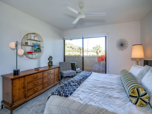 Palm Springs Home 984256