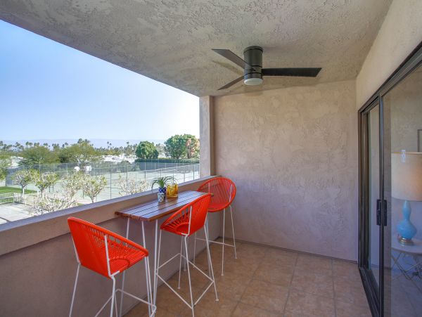 Palm Springs Home 984256