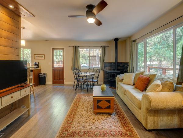 Palm Springs Home 984257