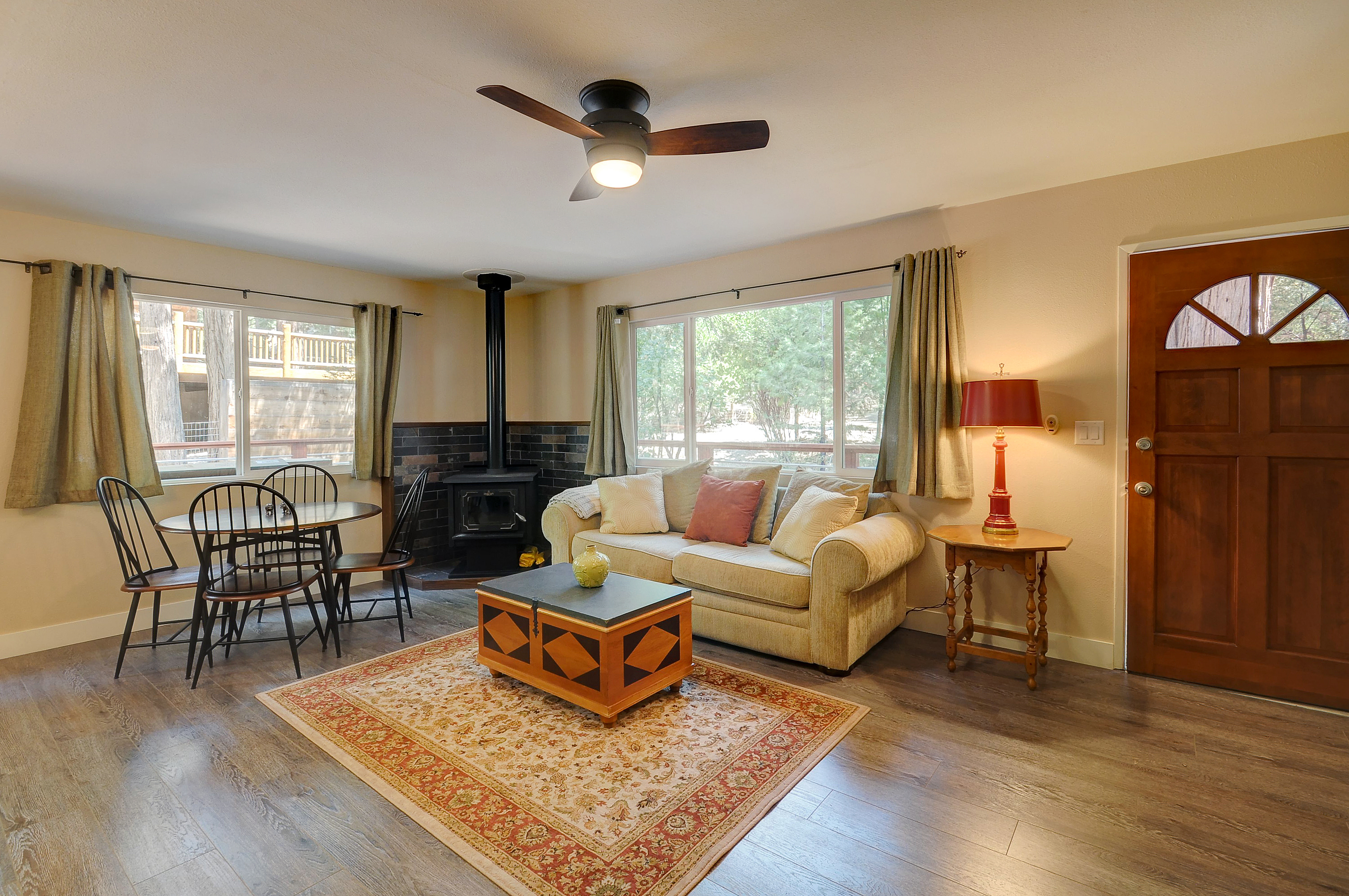 Palm Springs Home 984257