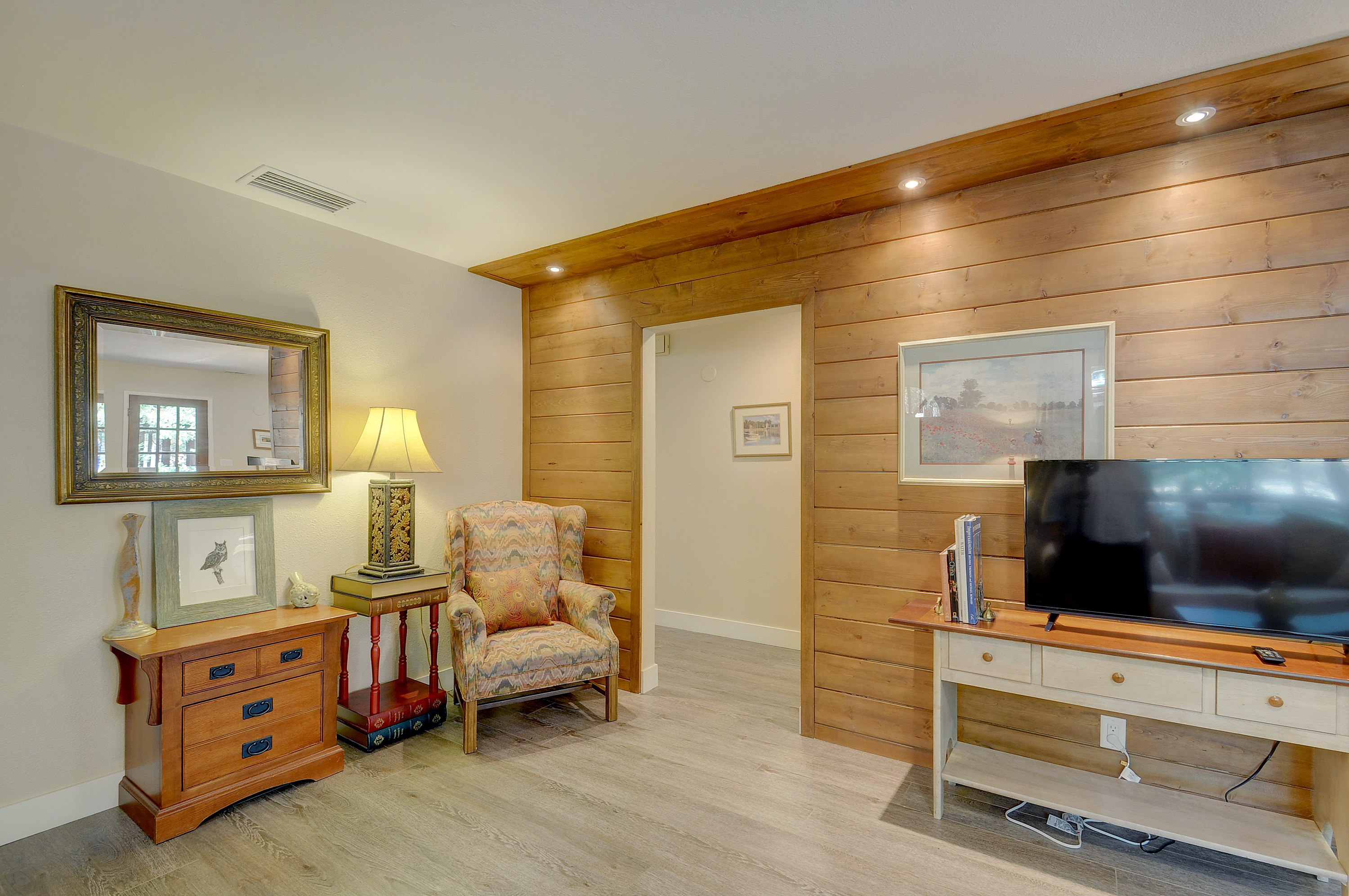 Palm Springs Home 984257
