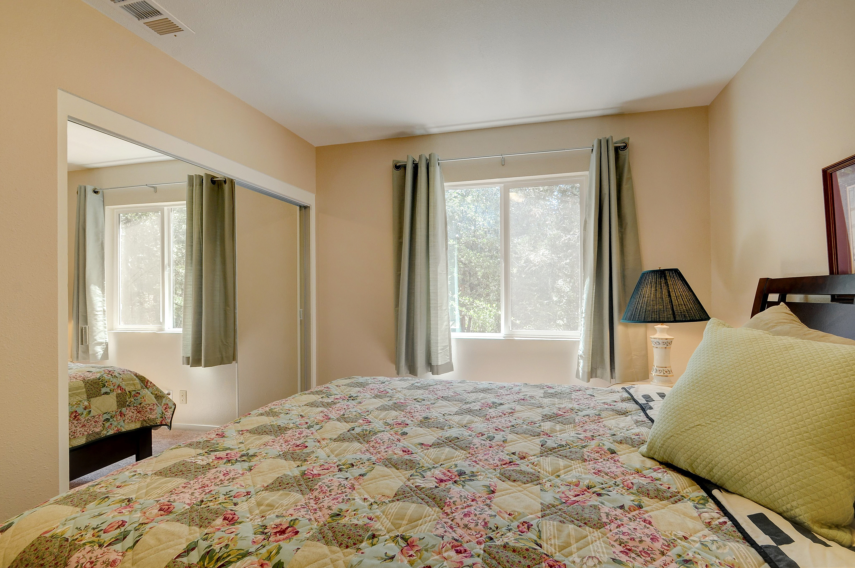 Palm Springs Home 984257