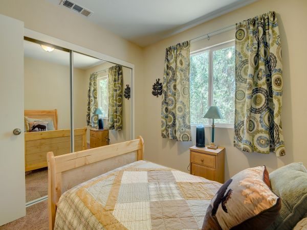 Palm Springs Home 984257