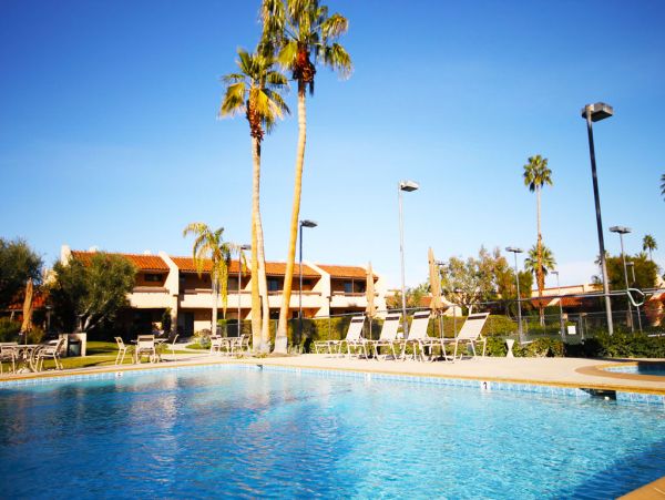 Palm Springs Home 984258