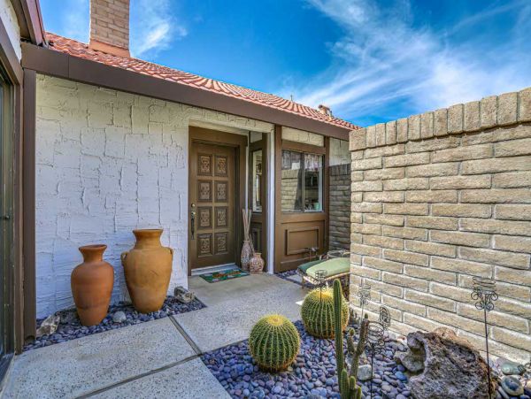 Palm Springs Home 984260