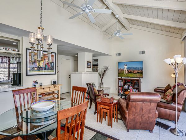 Palm Springs Home 984260