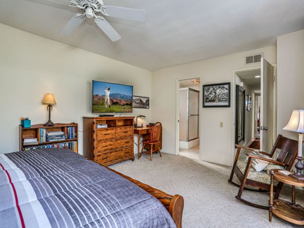 Palm Springs Home 984260