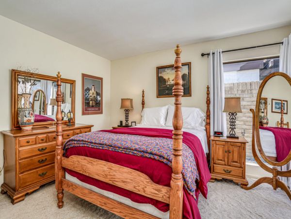 Palm Springs Home 984260