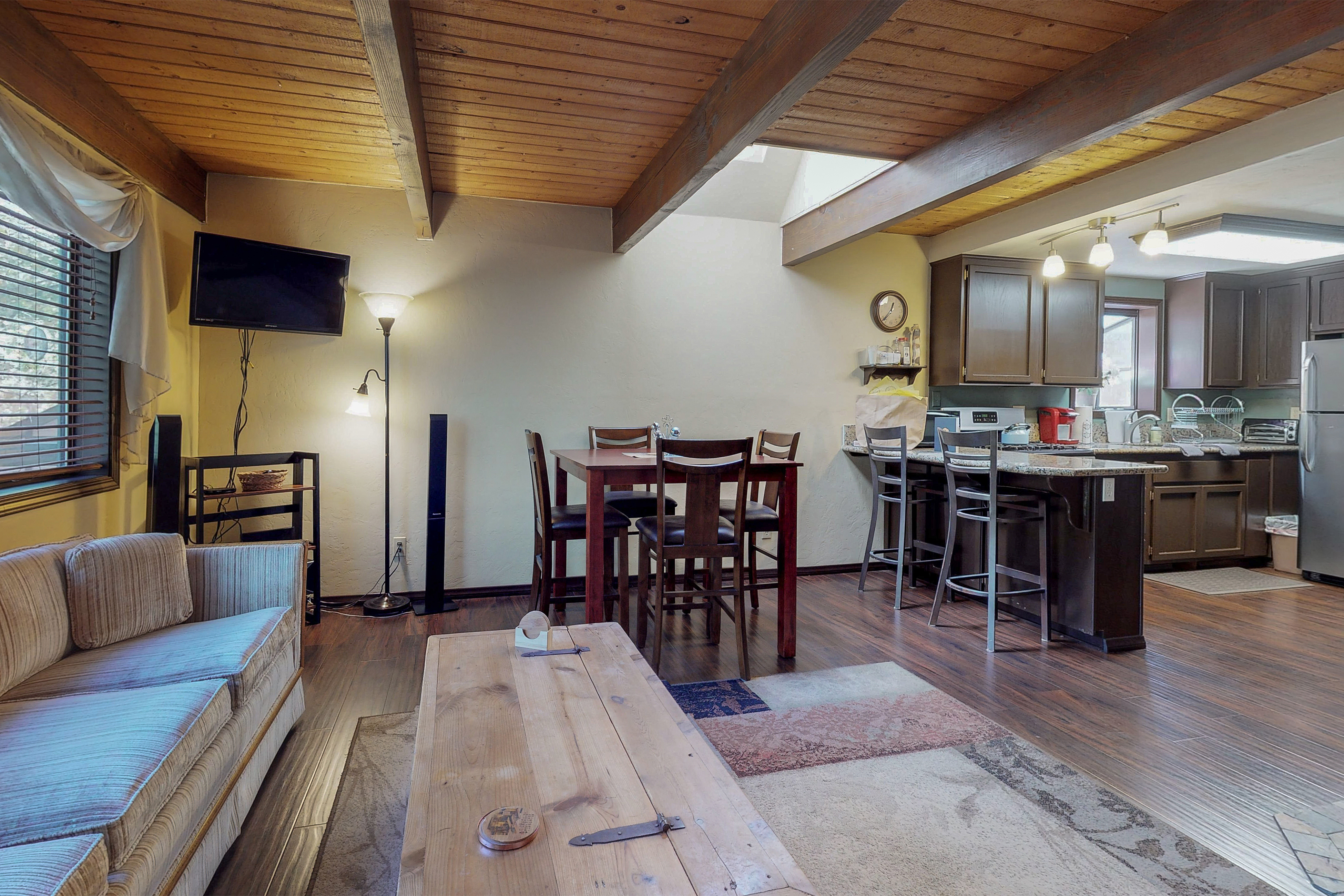 Palm Springs Home 984261