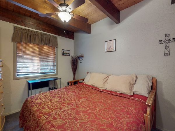 Palm Springs Home 984261
