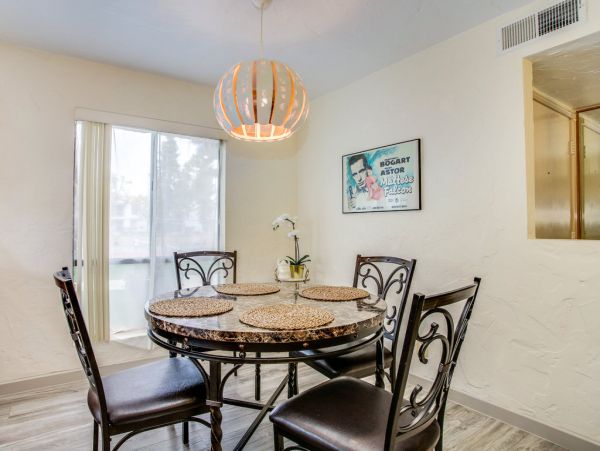 Palm Springs Home 984262