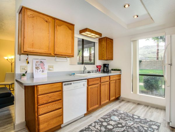 Palm Springs Home 984262