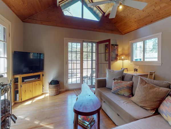Palm Springs Home 984263