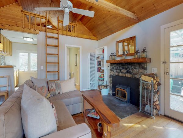 Palm Springs Home 984263