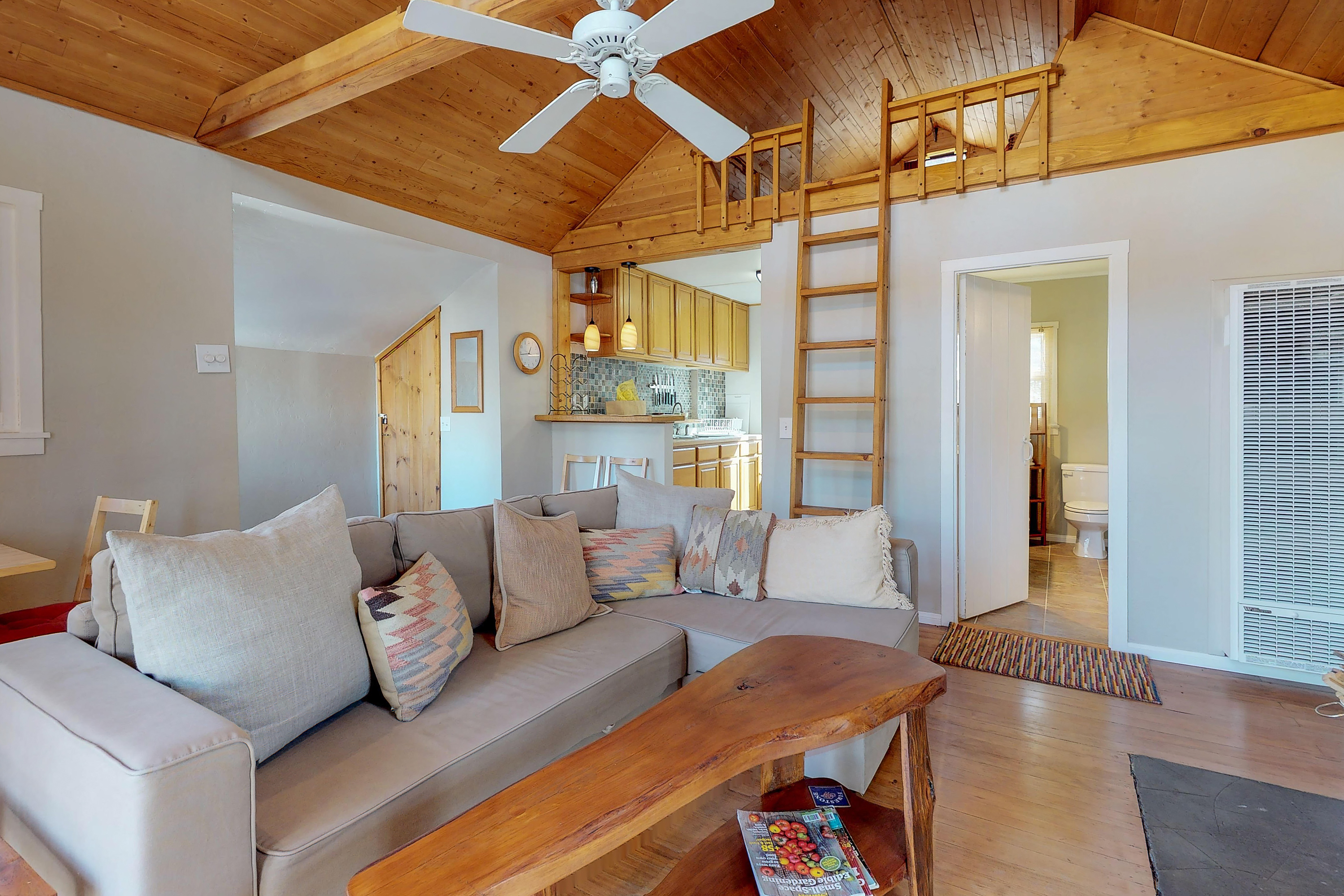 Palm Springs Home 984263