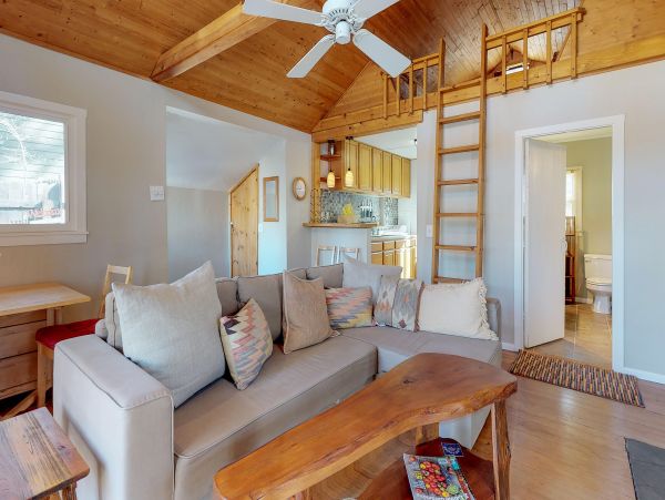 Palm Springs Home 984263