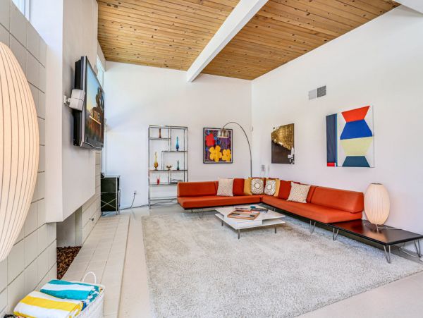 Palm Springs Home 984264