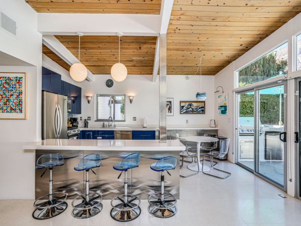 Palm Springs Home 984264