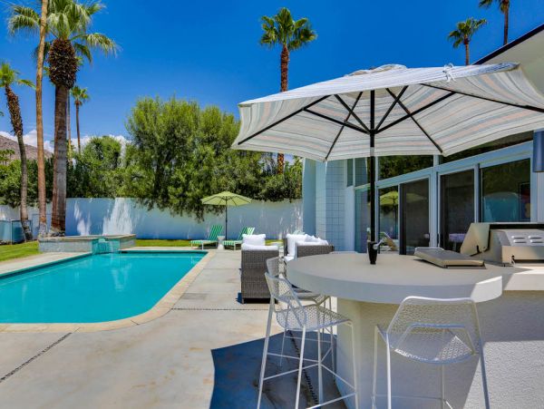 Palm Springs Home 984264