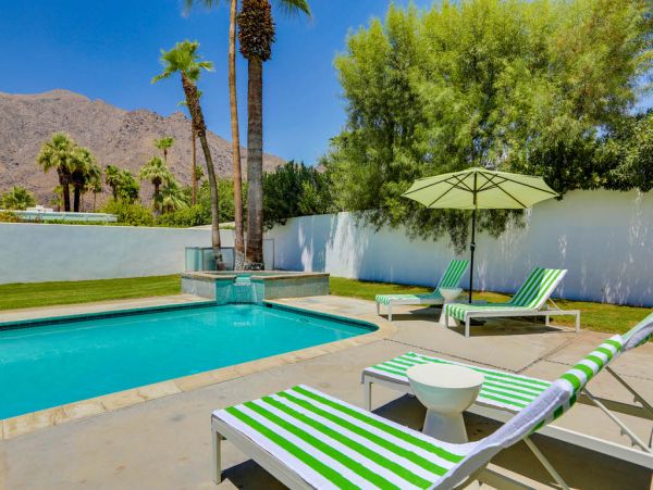 Palm Springs Home 984264