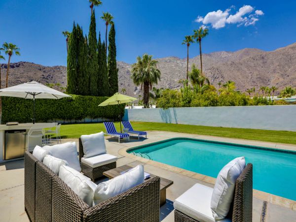Palm Springs Home 984264