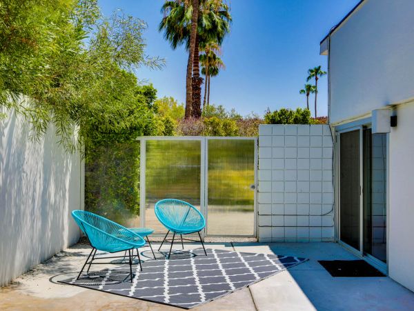Palm Springs Home 984264