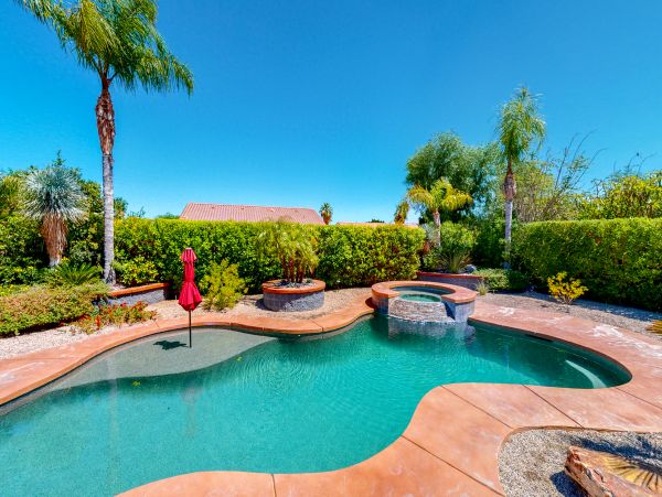 Palm Springs Home 984267