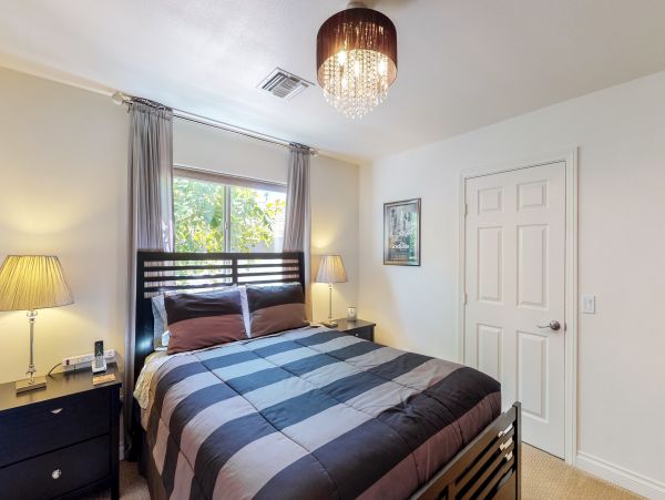 Palm Springs Home 984267
