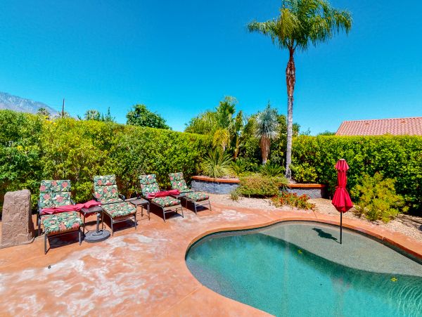 Palm Springs Home 984267