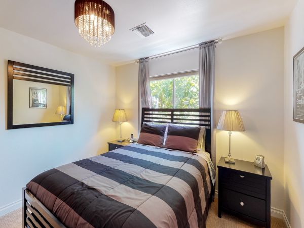 Palm Springs Home 984267