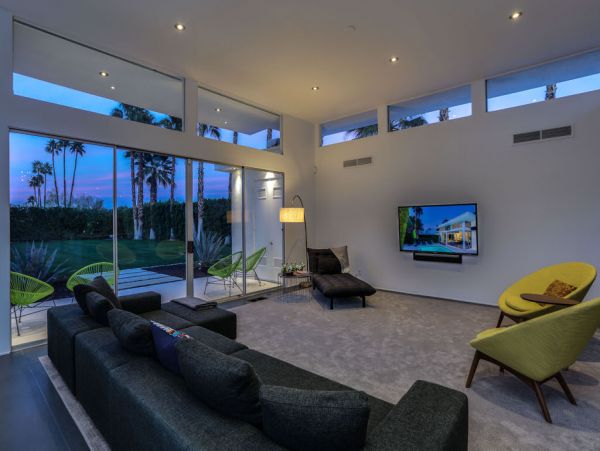 Palm Springs Home 984268