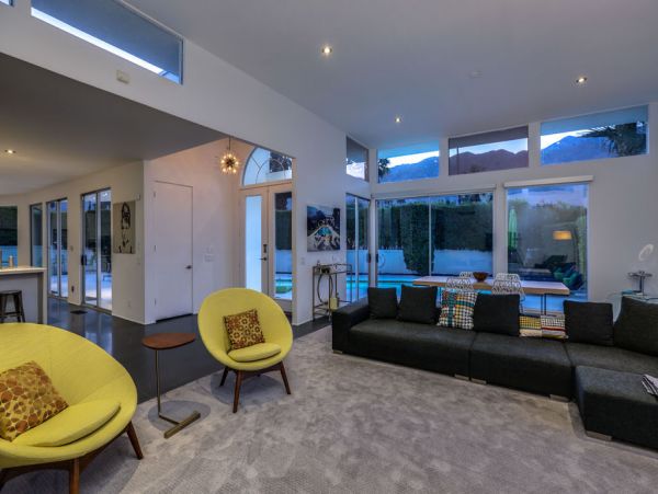 Palm Springs Home 984268
