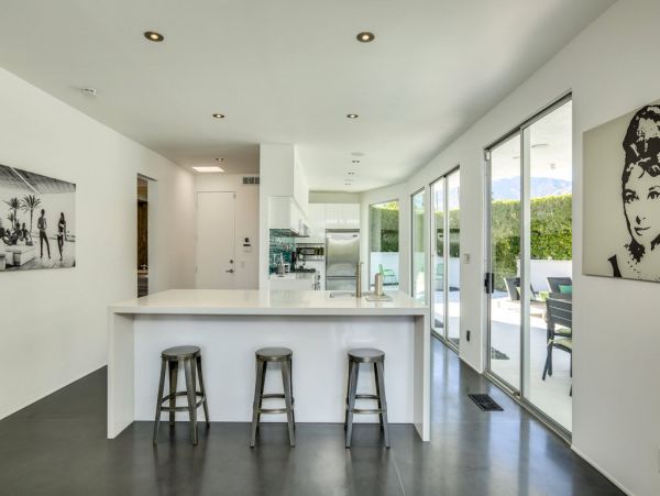 Palm Springs Home 984268