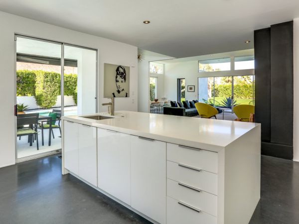 Palm Springs Home 984268