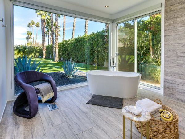 Palm Springs Home 984268