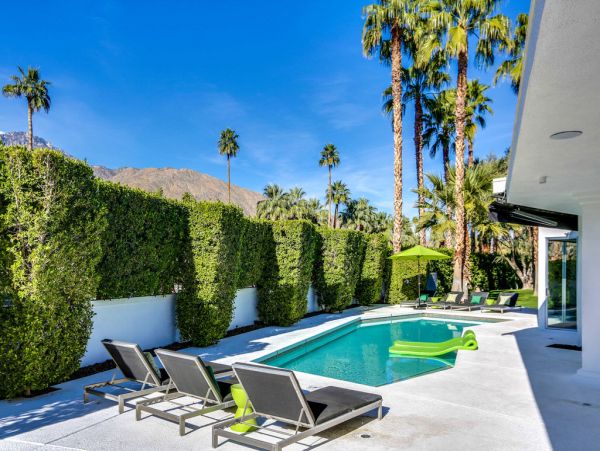 Palm Springs Home 984268
