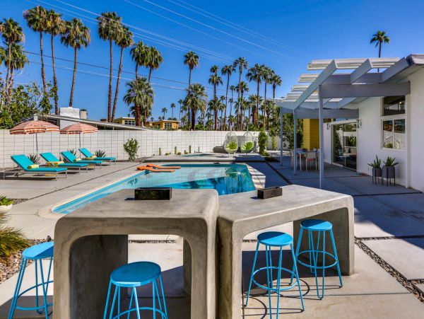 Palm Springs Home 984269