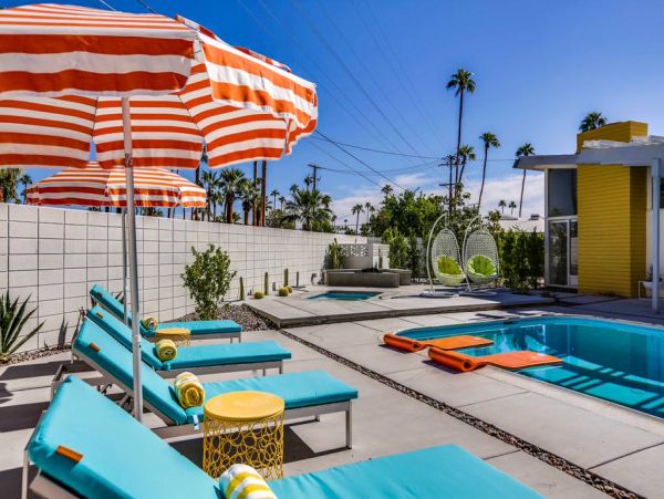 Palm Springs Home 984269