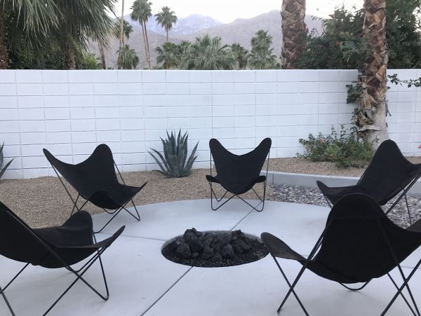 Palm Springs Home 984269