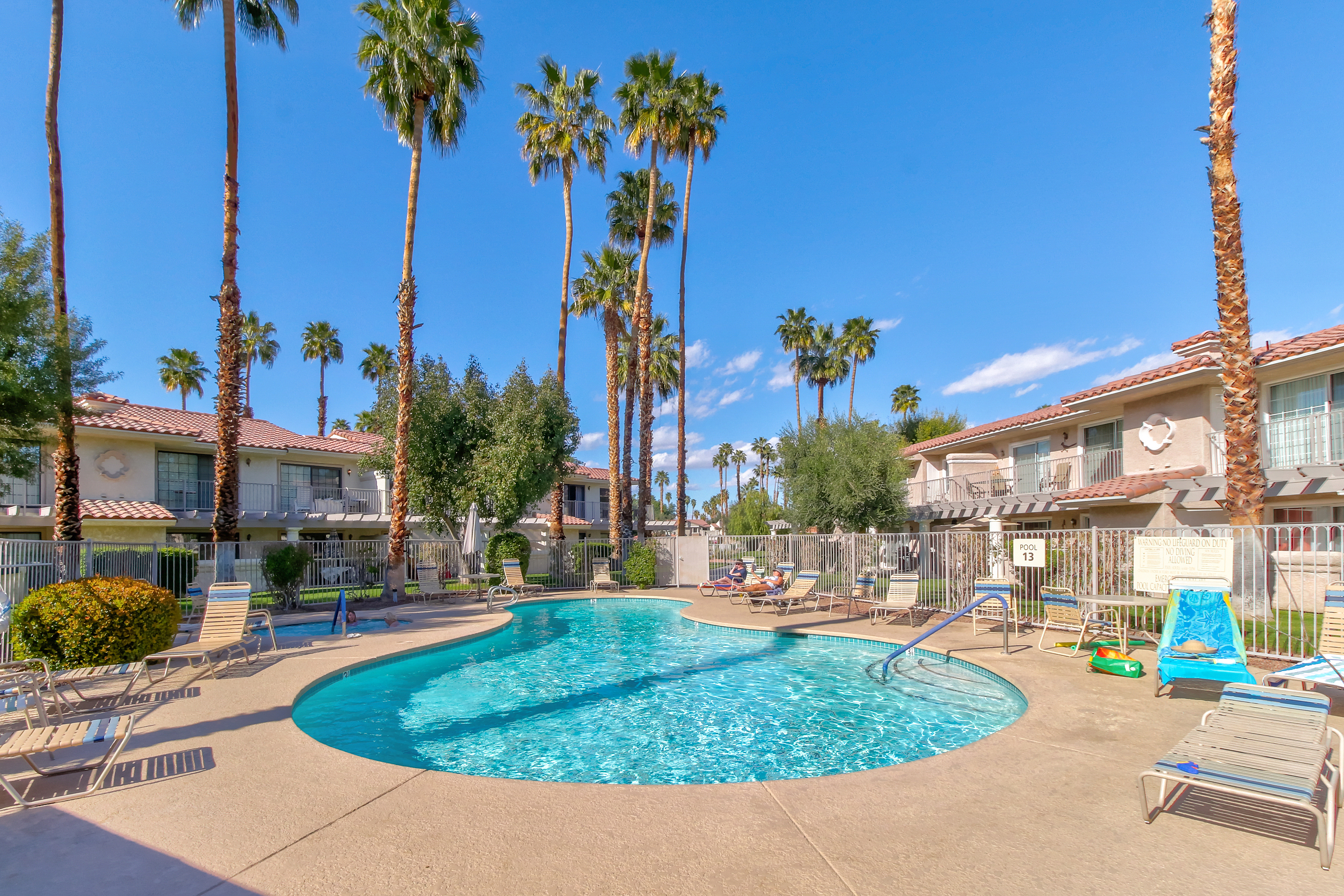 Palm Springs Home 984270