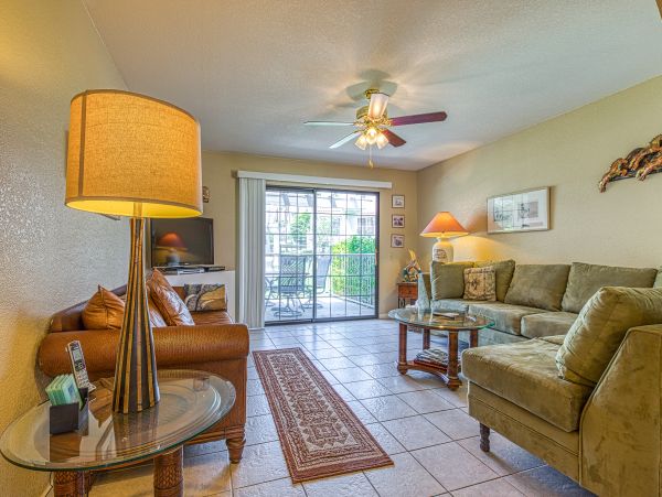 Palm Springs Home 984270