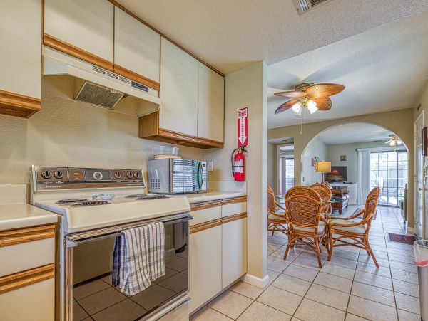 Palm Springs Home 984270