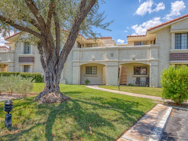 Palm Springs Home 984270