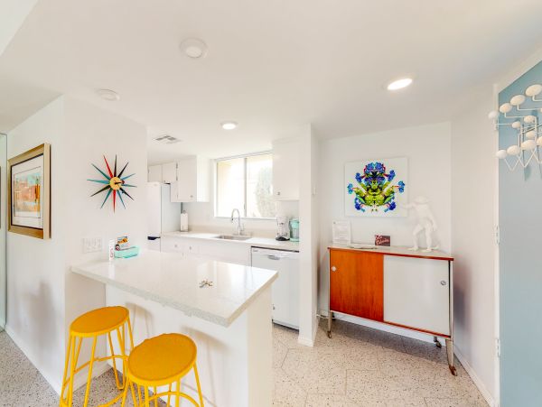 Palm Springs Home 984272