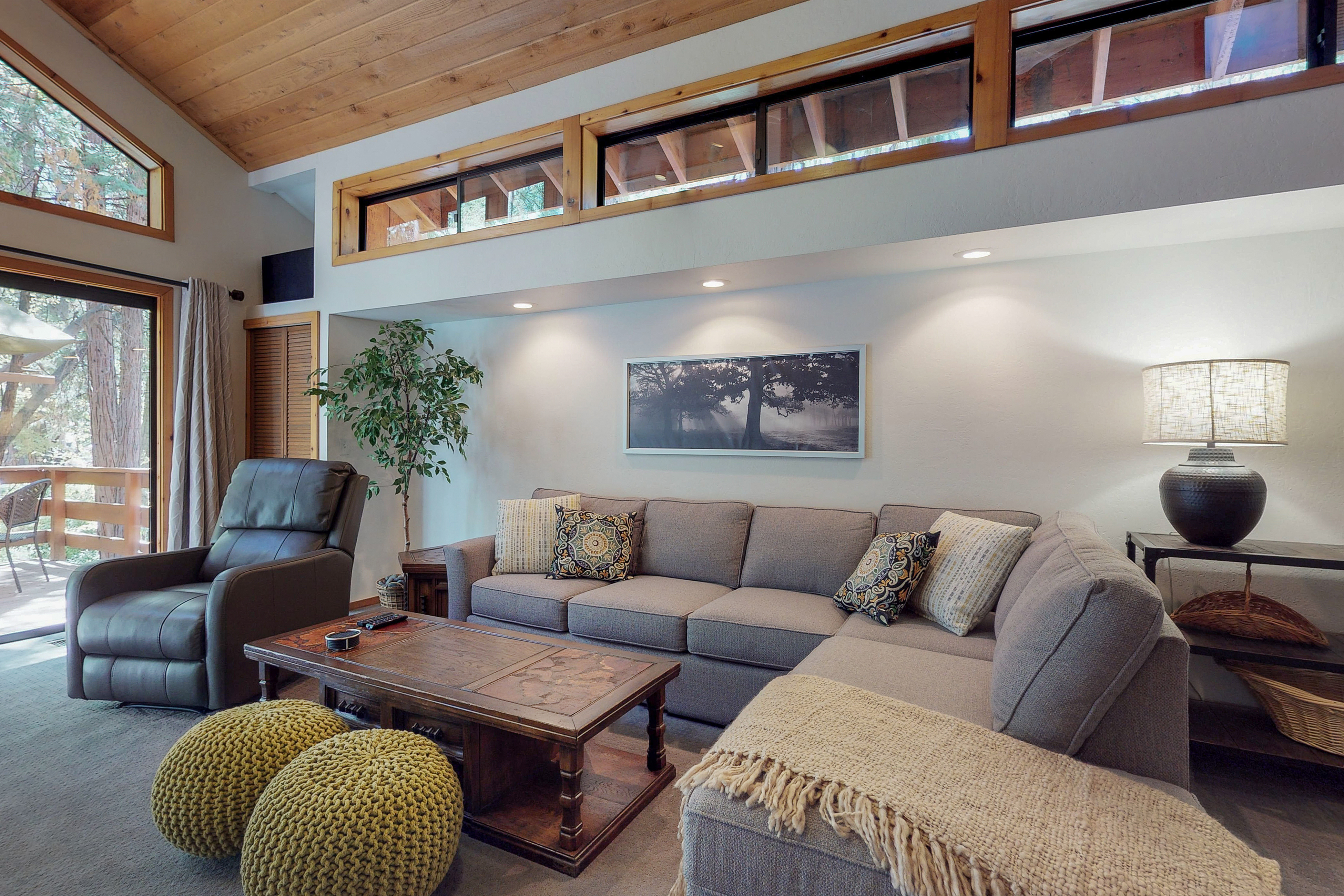 Palm Springs Home 984274