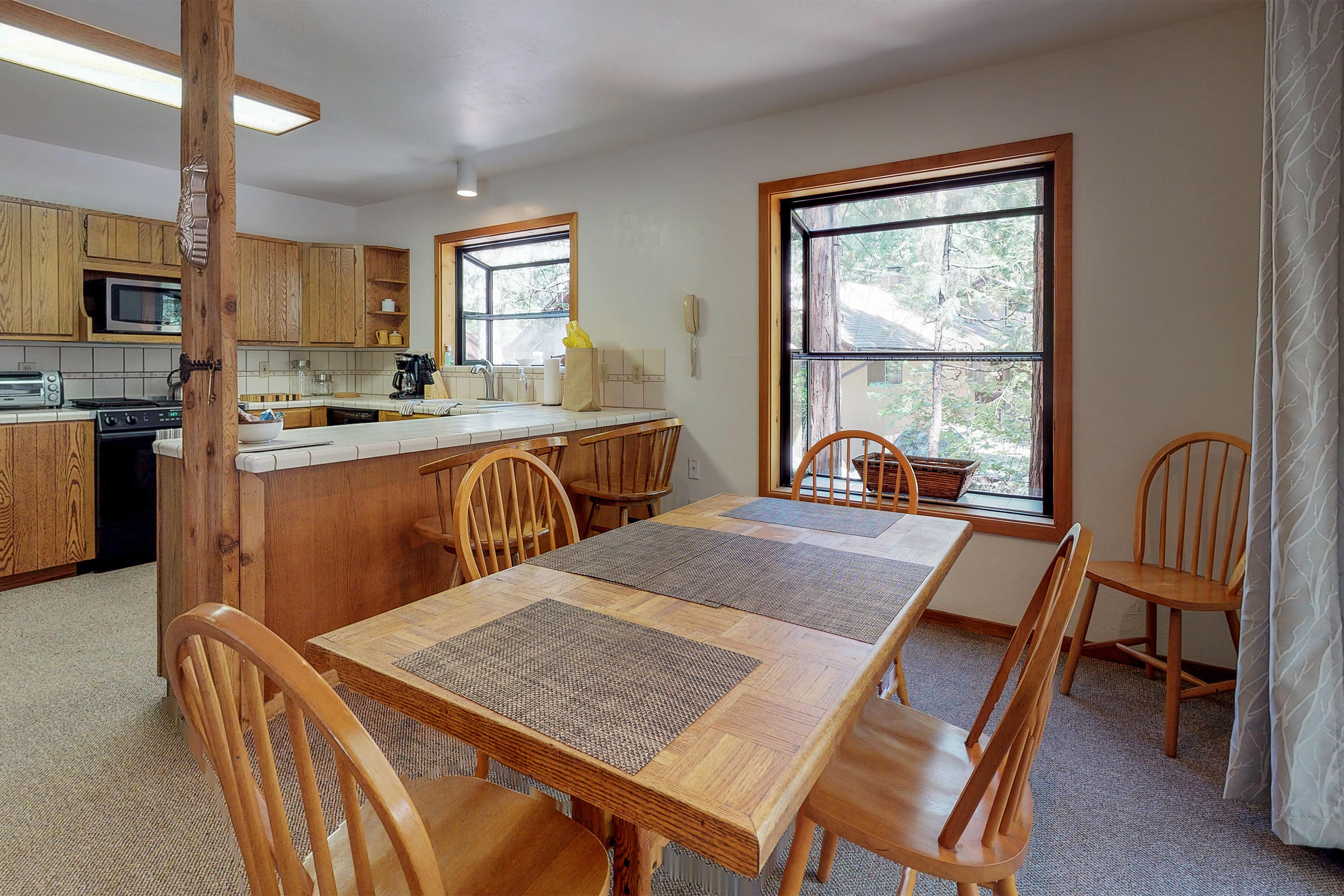 Palm Springs Home 984274