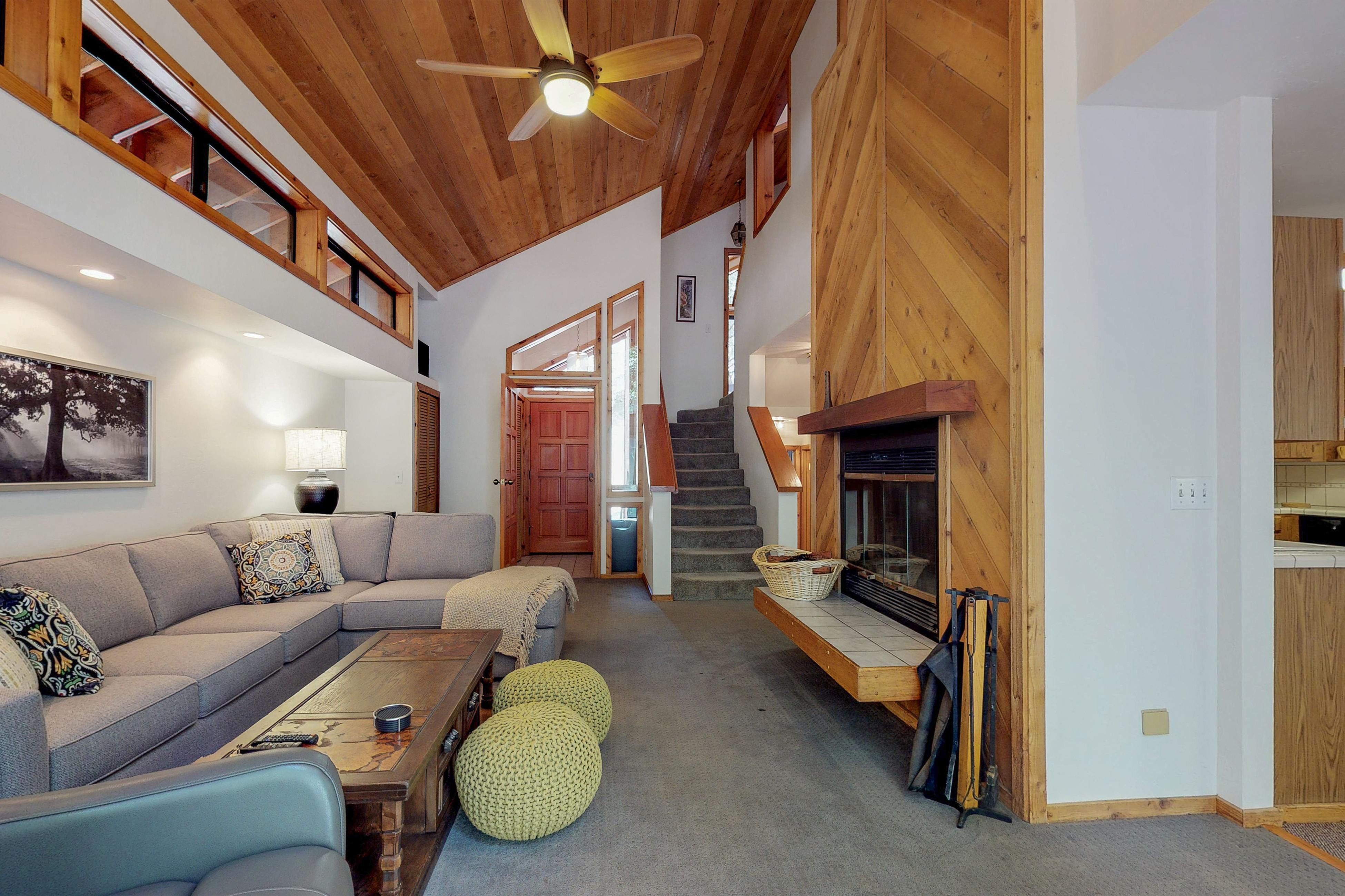 Palm Springs Home 984274